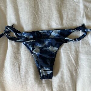 MIKOH Valencia swim bikini bottom. Blue tropical. Size SMALL